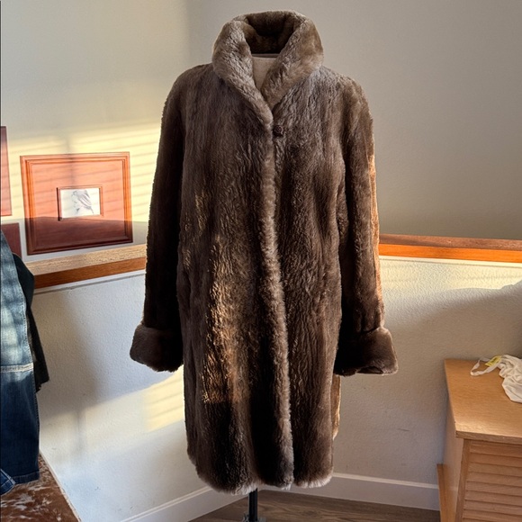 Vintage Luxurious Brown Fur Coat